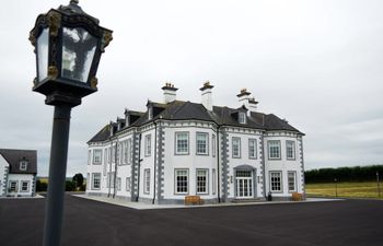 Mountrush House Holiday Home