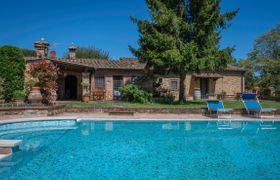 Photo of tuscan-bolthole