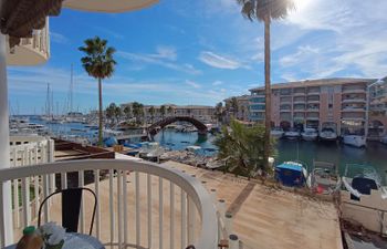 Port d'Attache Apartment 12 Holiday Home