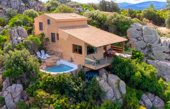 Petra Blu Holiday Home
