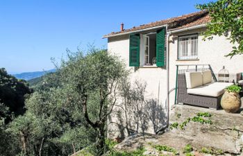 Manuela Holiday Home