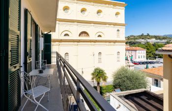 Delfino Apartment 3 Holiday Home
