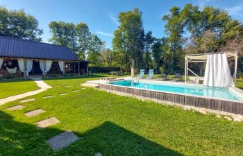 Utinja Holiday Home