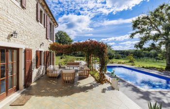 Villa Nadua Holiday Home