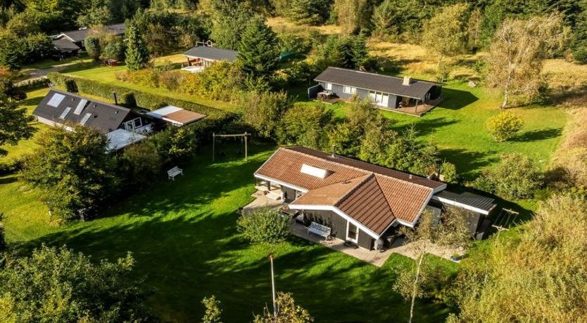 Photo of "Inola" - 3.5km from the sea