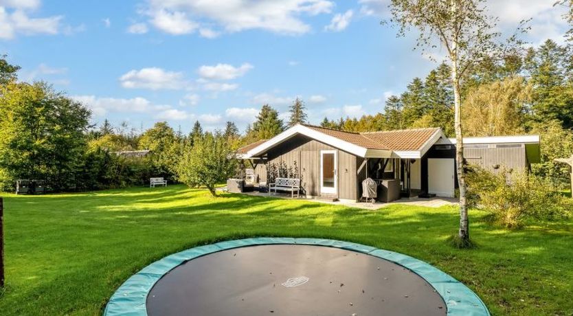 Photo of "Inola" - 3.5km from the sea