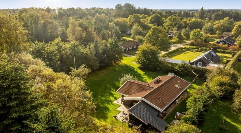 Photo of "Inola" - 3.5km from the sea