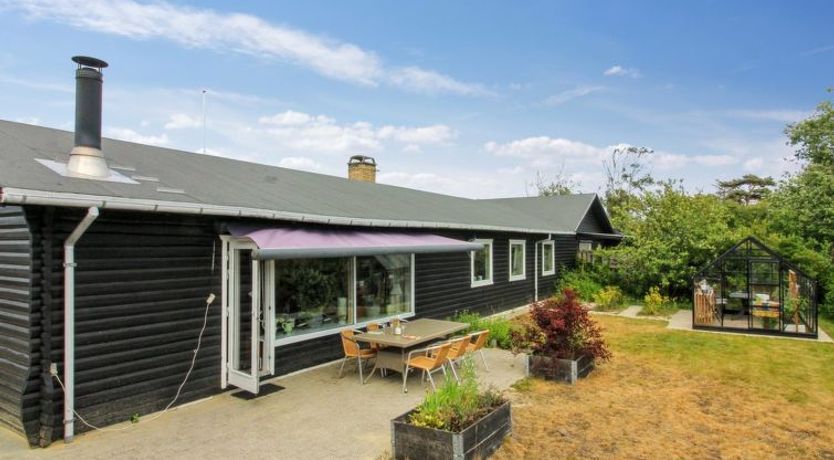 Photo of "Ellanor" - 1.4km from the sea