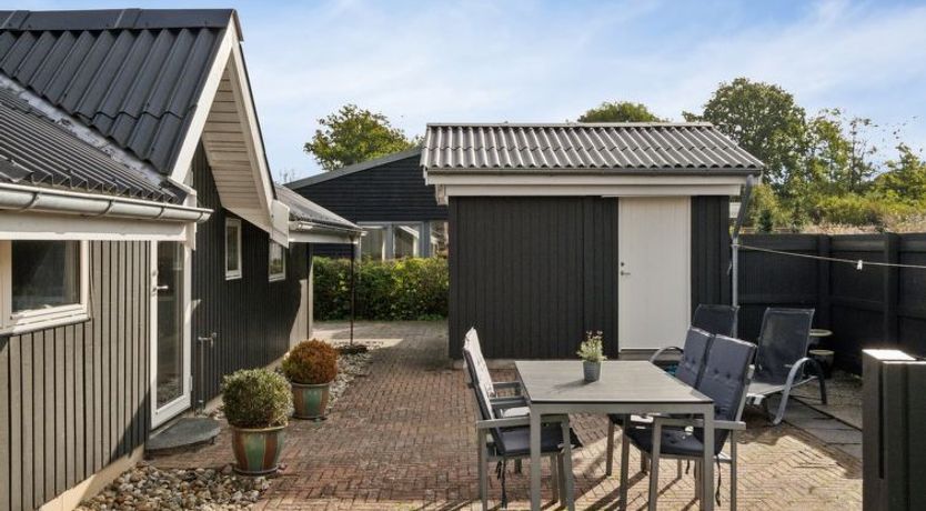 Photo of "Hannah" - 200m from the sea