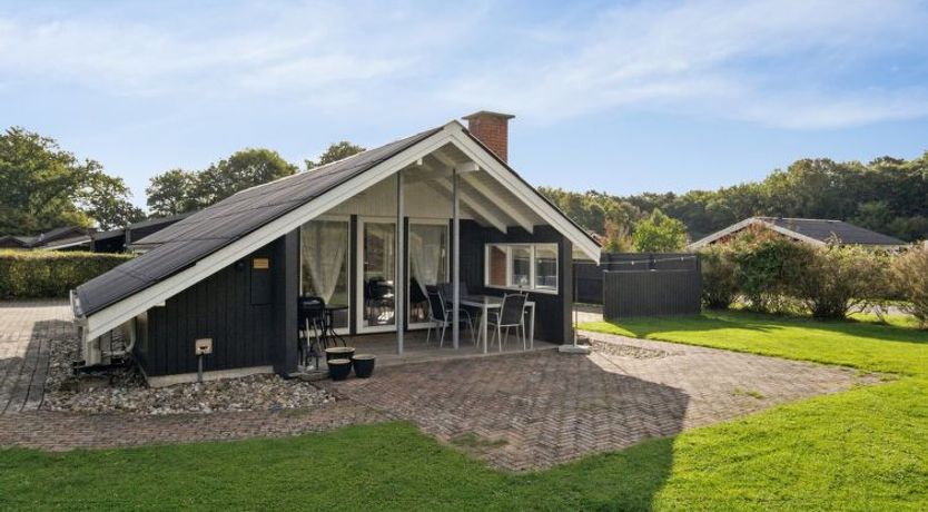 Photo of "Hannah" - 200m from the sea