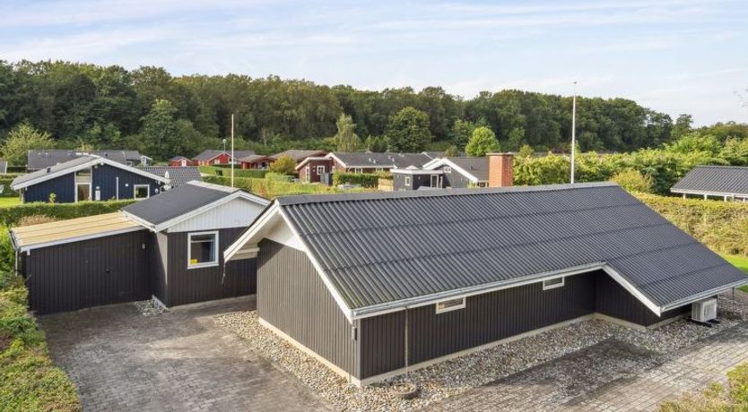 Photo of "Hannah" - 200m from the sea