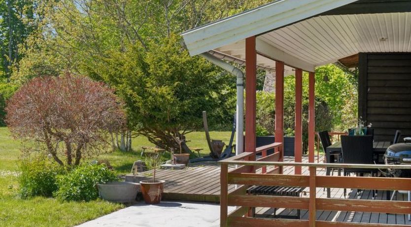 Photo of "Janna" - 1.4km from the sea