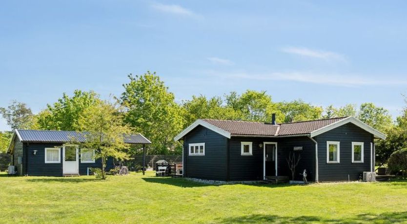 Photo of "Janna" - 1.4km from the sea