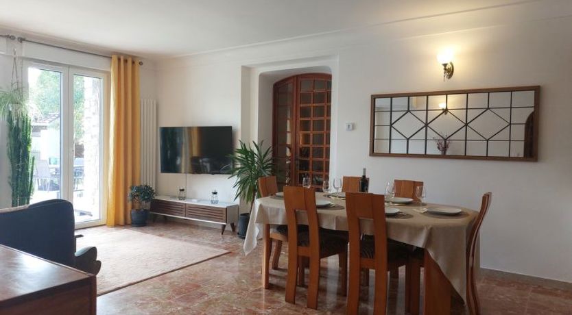 Photo of Les Pierres Fleuries