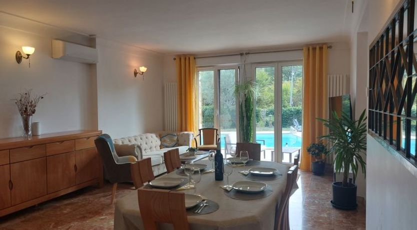 Photo of Les Pierres Fleuries