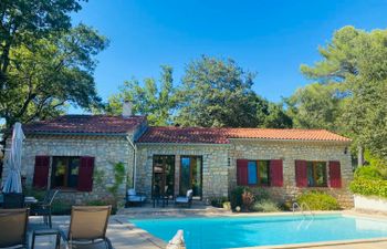 Les Pierres Fleuries Holiday Home