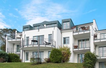 Bellevue Apartment 5 Holiday Home