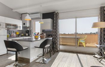 Neptuna l Holiday Home