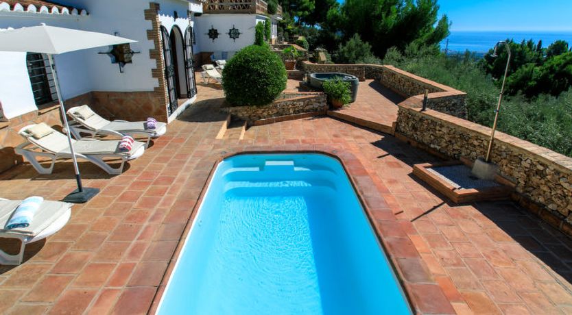 Photo of El Comendador