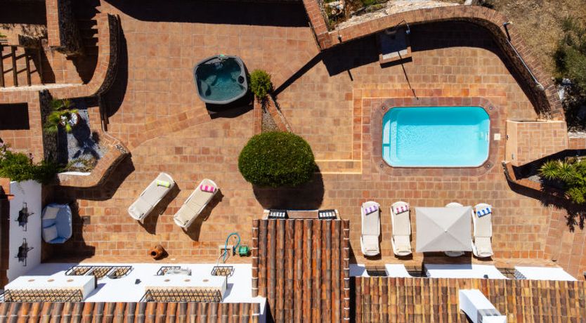 Photo of El Comendador