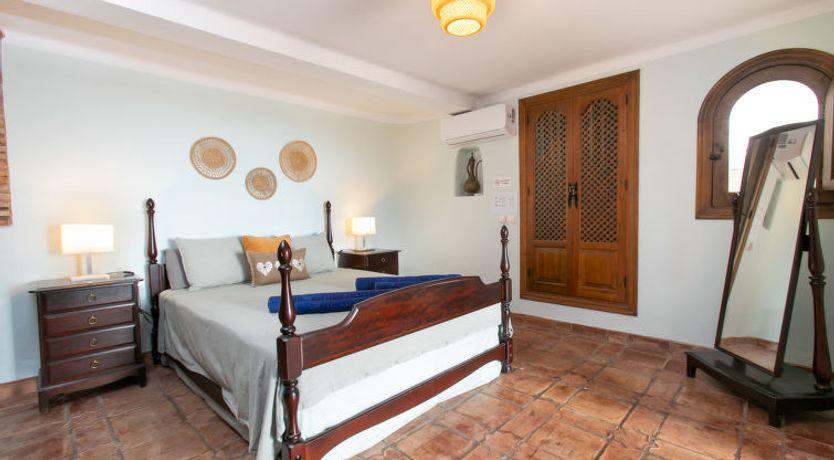 Photo of El Comendador