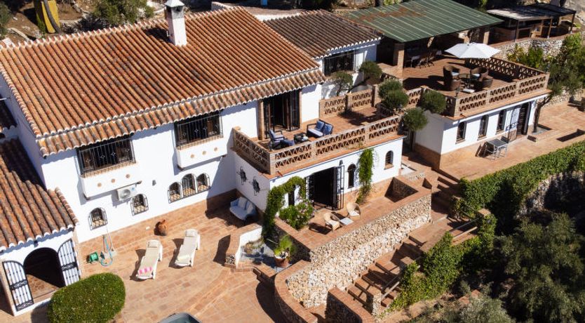 Photo of El Comendador