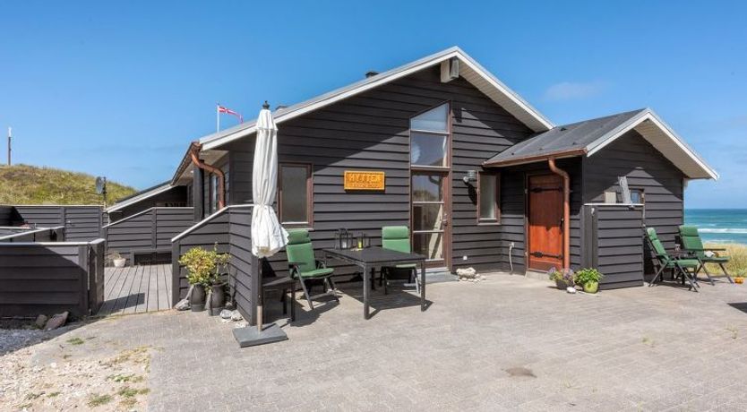 Photo of "Arngrim" - 100m from the sea