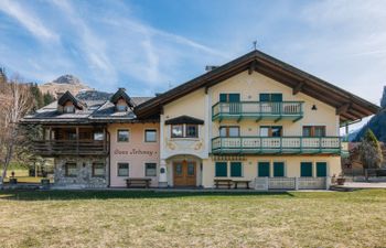 Ardoney Apartment 2 Holiday Home