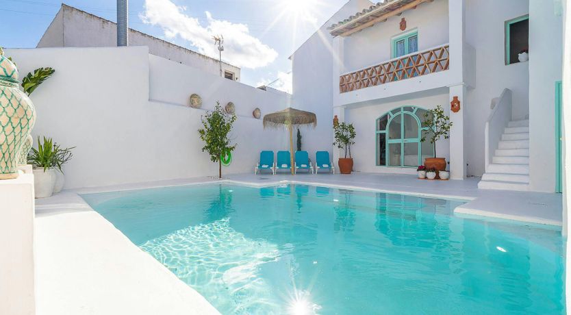 Photo of Elegant Terrace