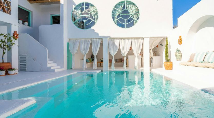 Photo of Elegant Terrace