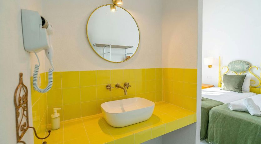 Photo of Elegant Terrace