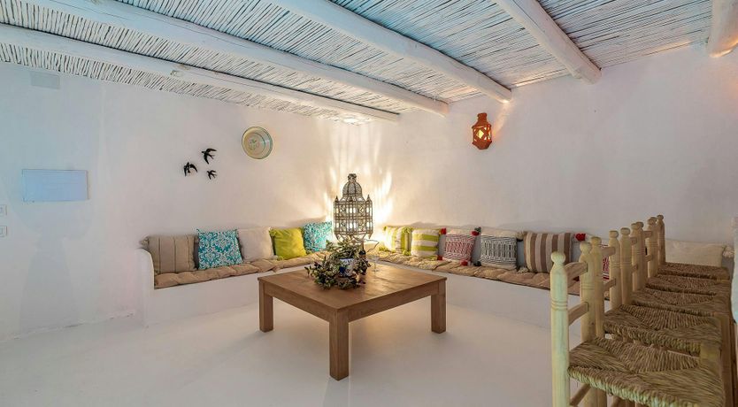 Photo of Elegant Terrace