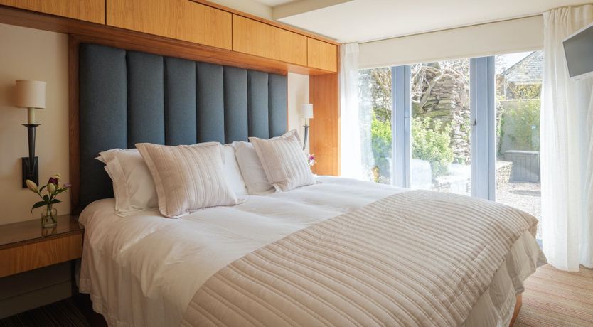 Photo of Waterside Wonder