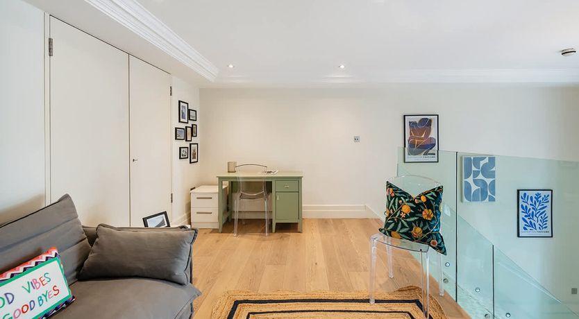 Photo of London Mews