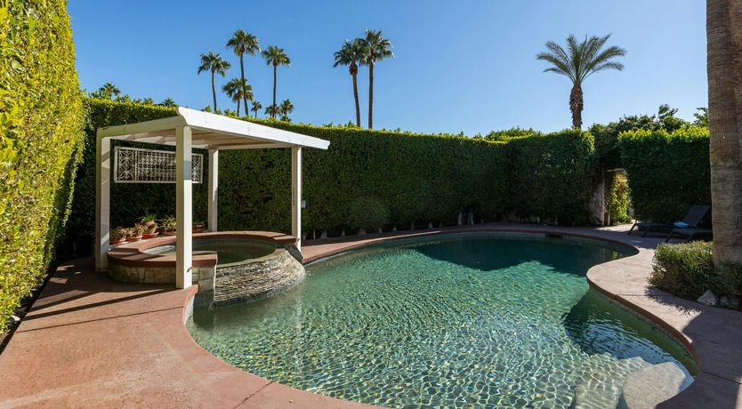 Photo of Desert Iconic