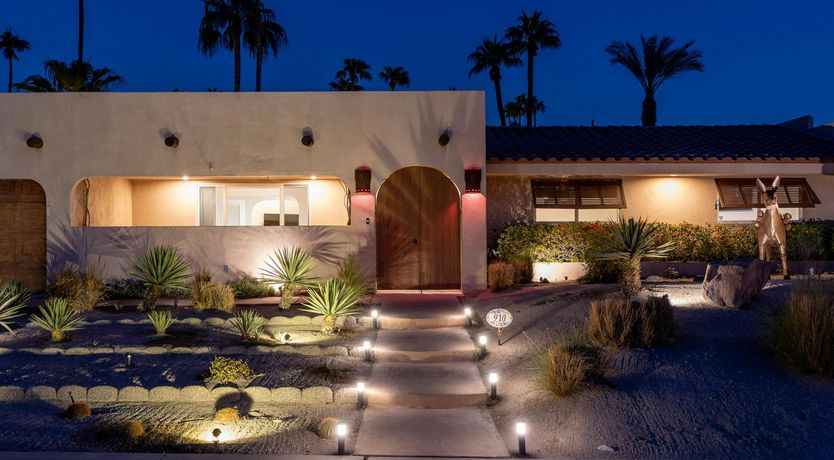 Photo of Desert Iconic