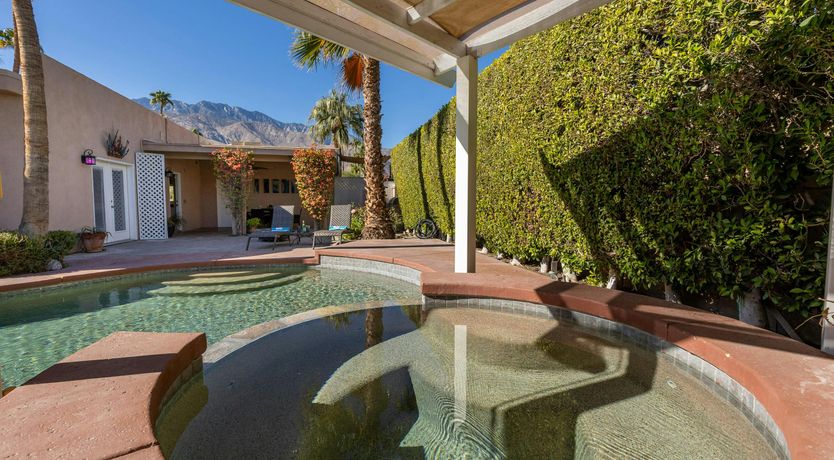 Photo of Desert Iconic