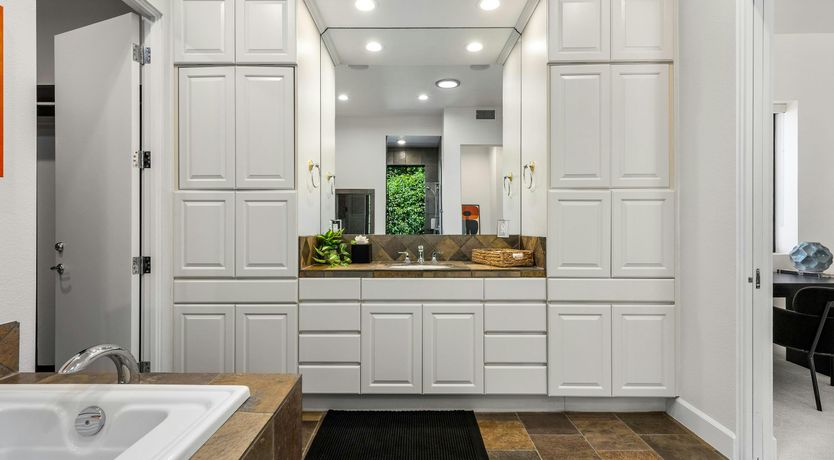 Photo of Old Paradise