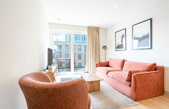 Colindale Chic Holiday Home