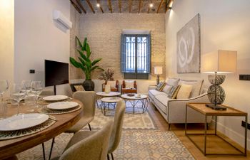 A Sunny Paradise Holiday Home