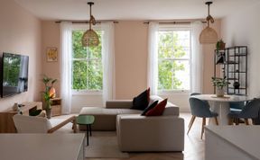 Photo of The Royal Jewel