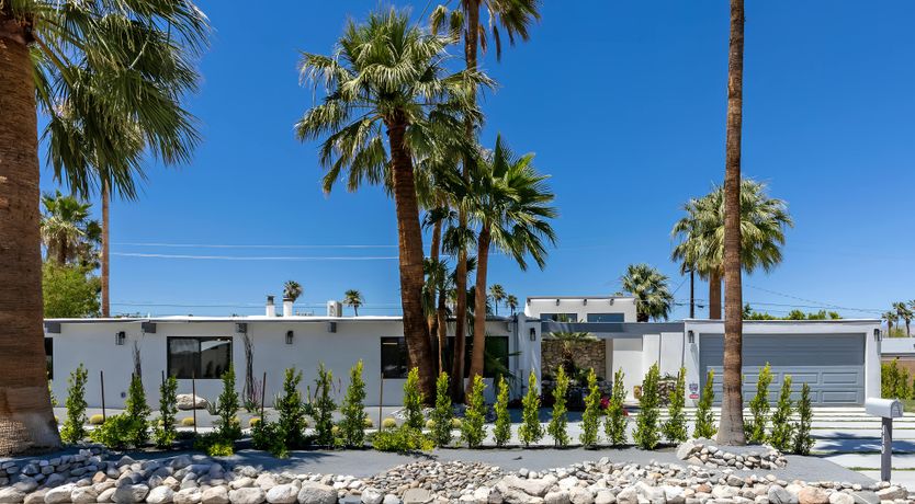 Photo of Perfect Palms