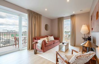 A City Moon Holiday Home