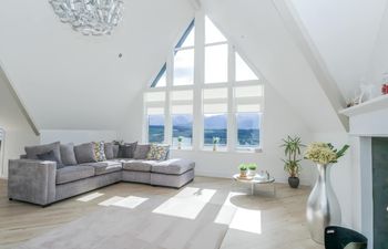 Scenic Mountains Holiday Home