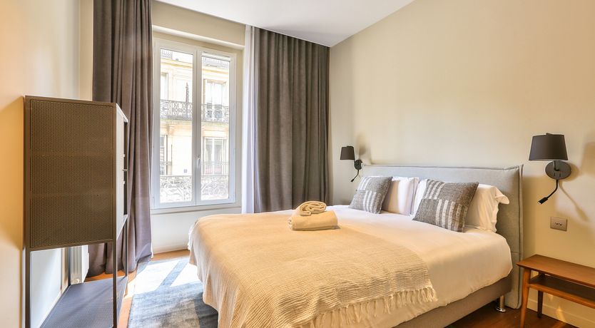 Photo of Parisian Moment