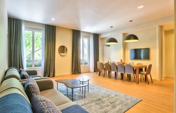 Parisian Moment Holiday Home