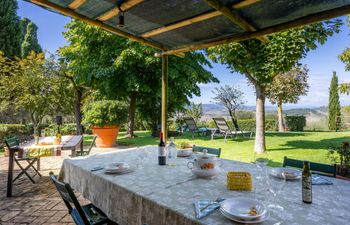 Rolling Hills Retreat Holiday Home