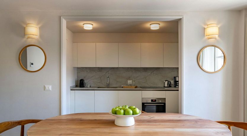 Photo of Jewel & Ivory