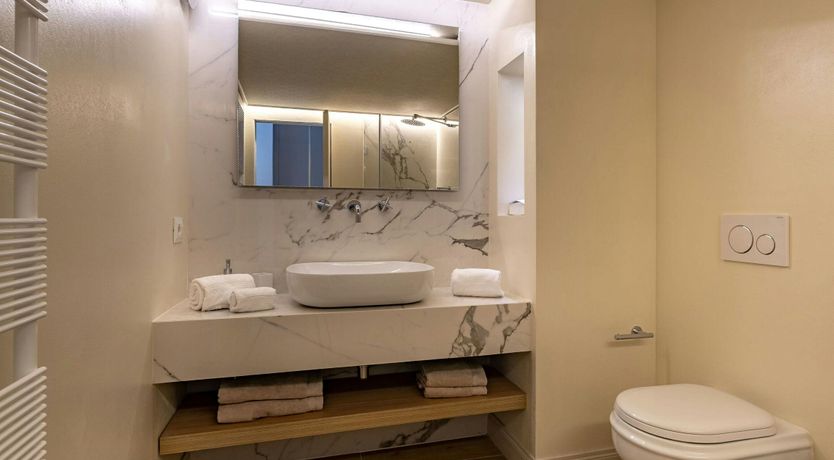 Photo of Jewel & Ivory