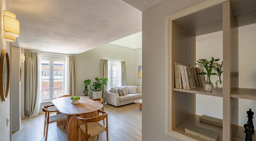 Photo of Jewel & Ivory